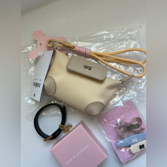 Accessories - Picture 4 of 6